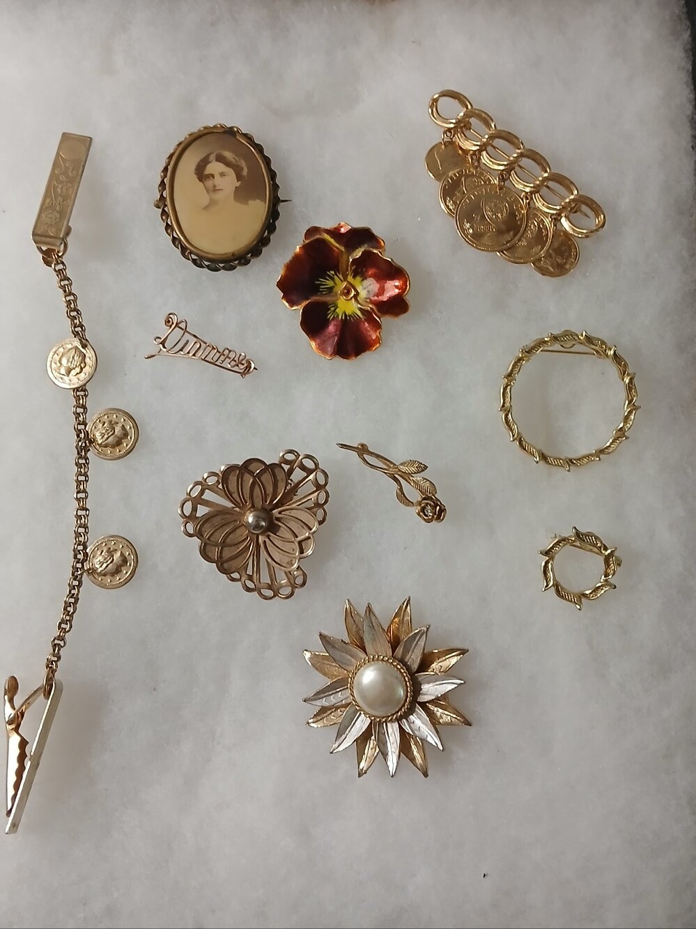 Vintage Brooches Pins Jewelry 10 Items